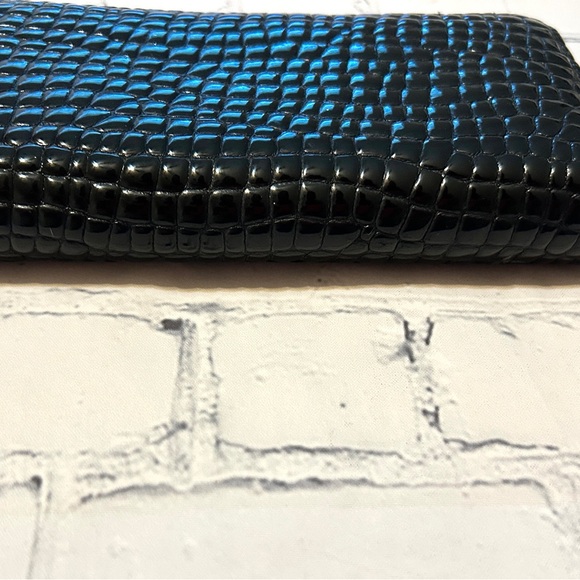 Tory Burch Black Croc-Embossed Long Zippy Wallet With Interior Logo Pattern - Picture 7 of 14